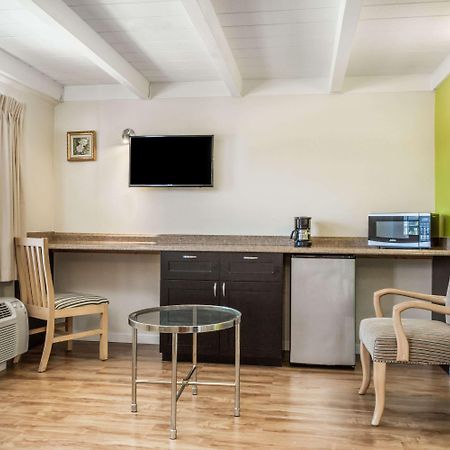 Travelodge By Wyndham Fairfield/Napa Valley Bagian luar foto