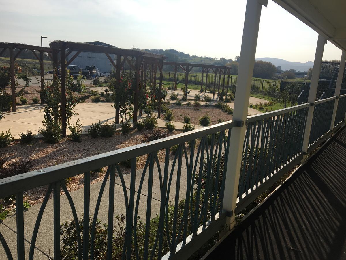 Travelodge By Wyndham Fairfield/Napa Valley Bagian luar foto